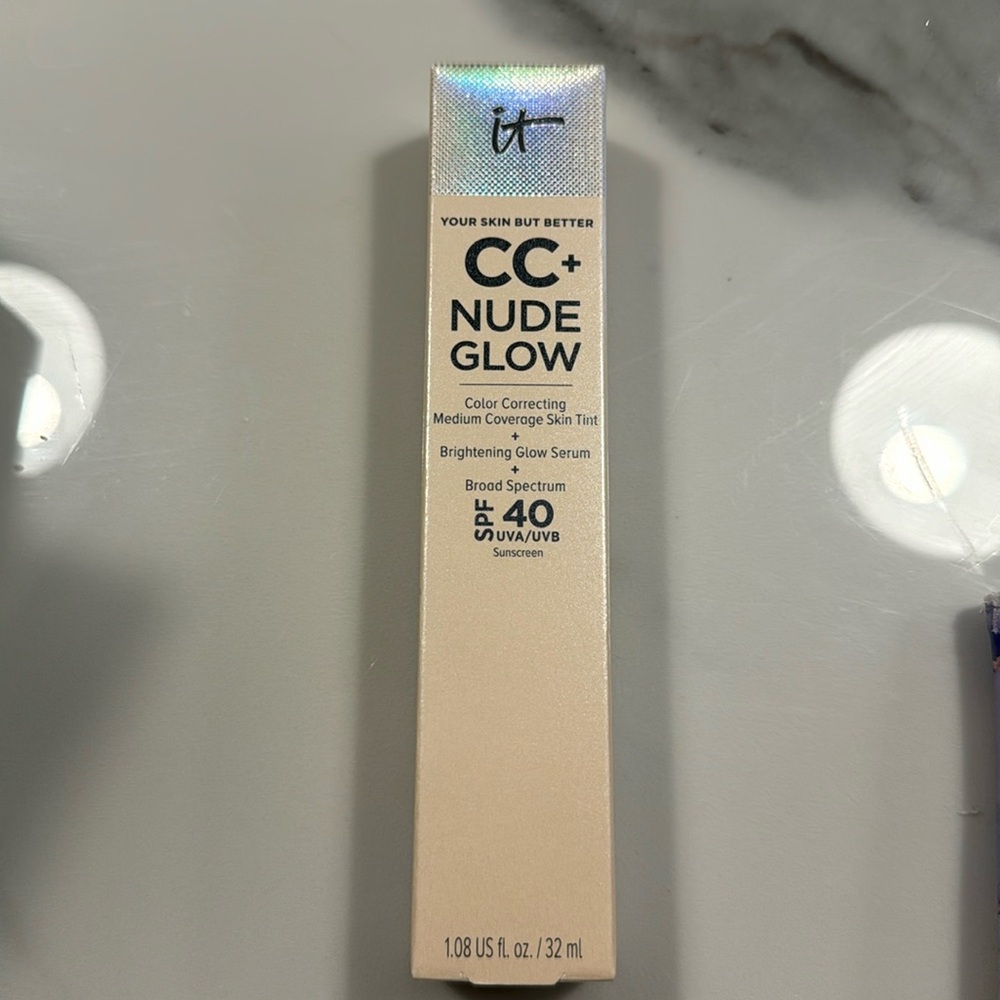iT cosmetics CC+ Nude Glow SPF 40